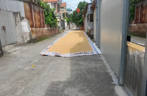 Bán nhà 3 tầng mới đẹp lô góc ô tô tránh Bắc Hồng Đông Anh DT145m2 MT9m chỉ 5 tỷ.